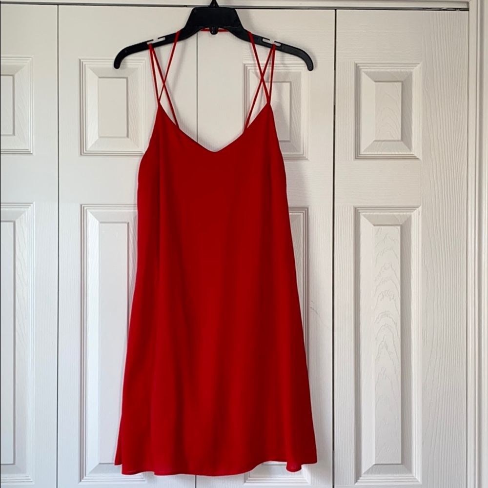 Red Dress. - Picture 1 of 4